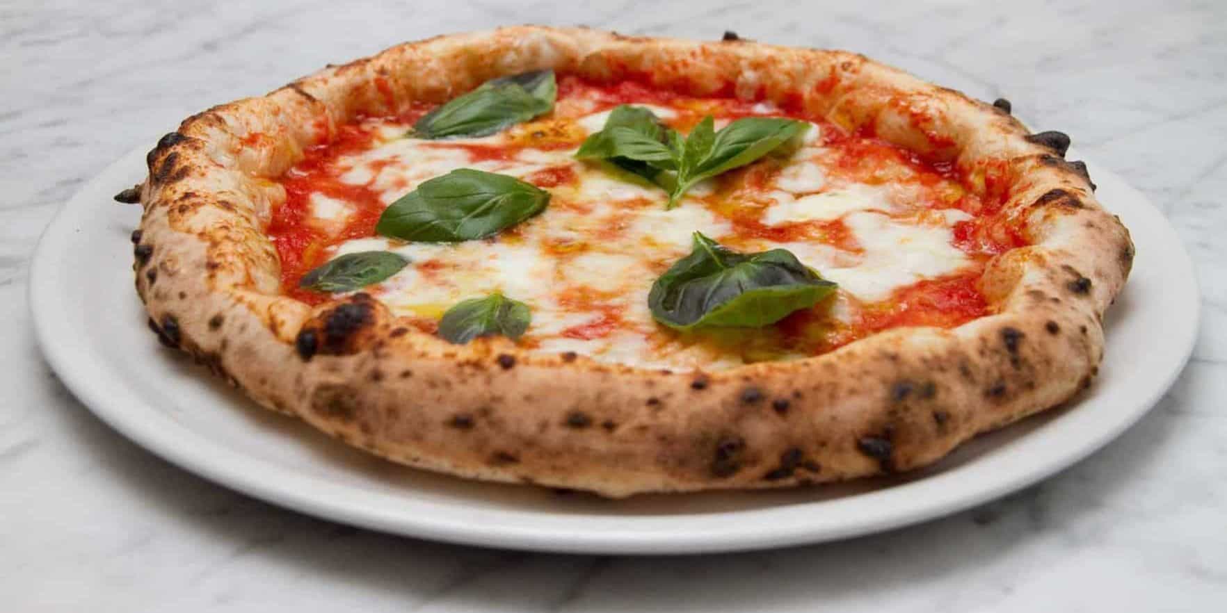 An experience in the name of the two great classics of Italian cuisine, in the center of Florence