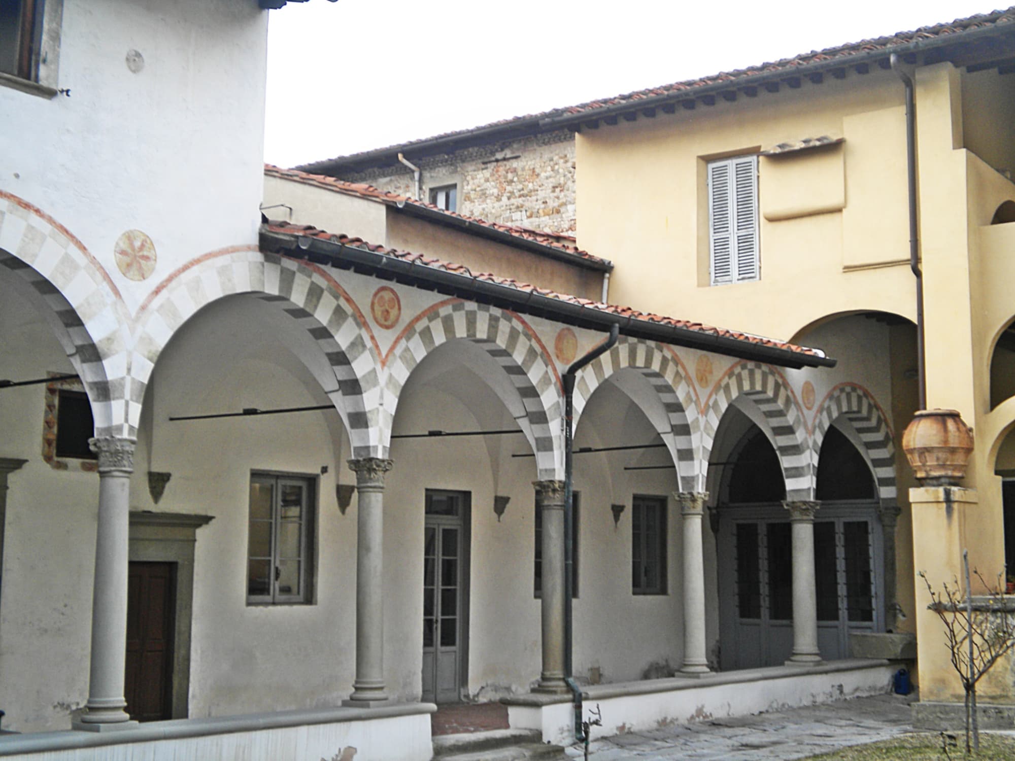 Chiostro del complesso di San Niccolo'