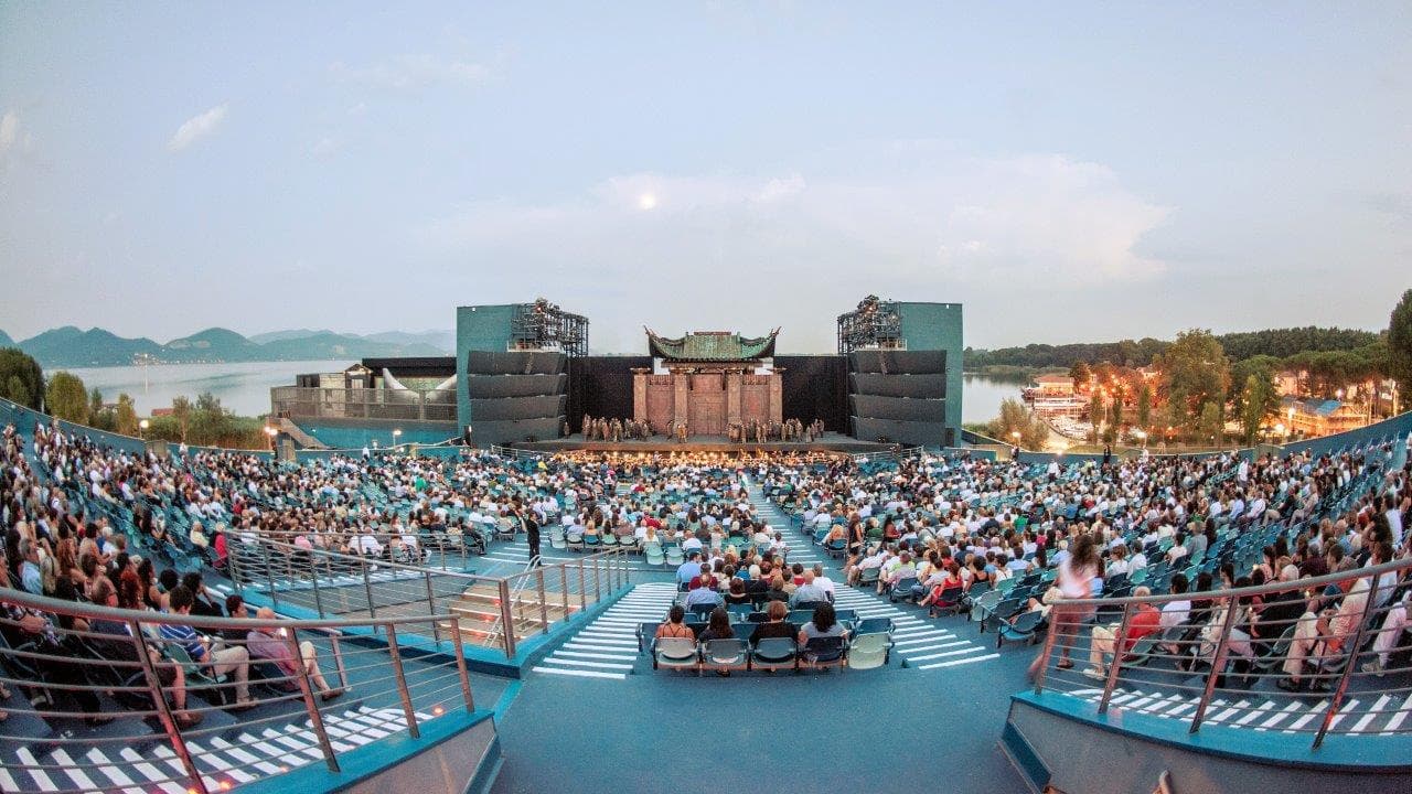 Teatro Giacomo Puccini foto Andreuccetti-Umicini