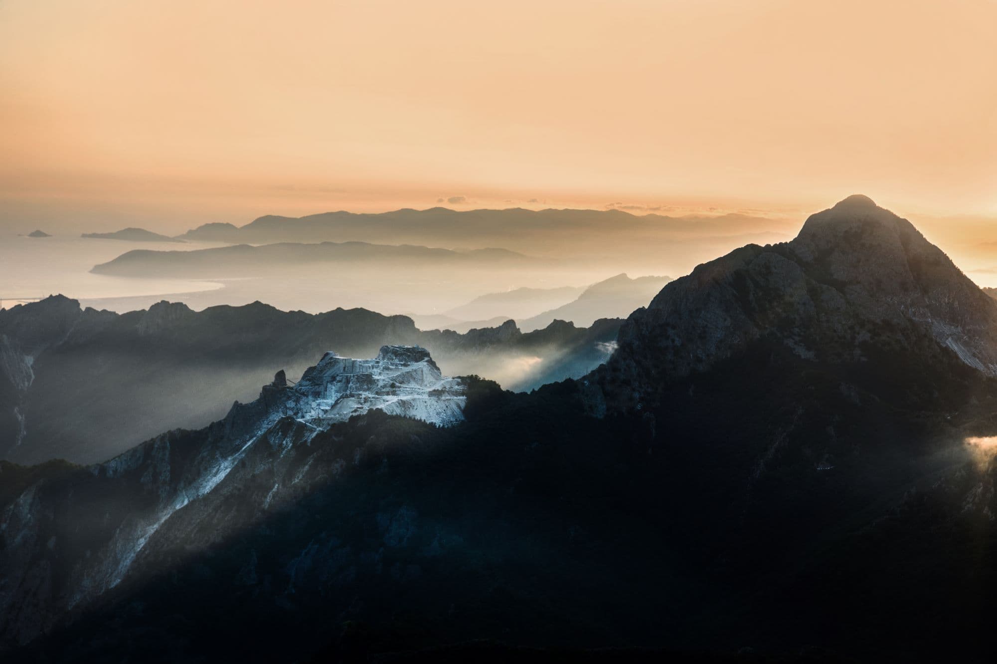 Profilo delle Alpi Apuane 