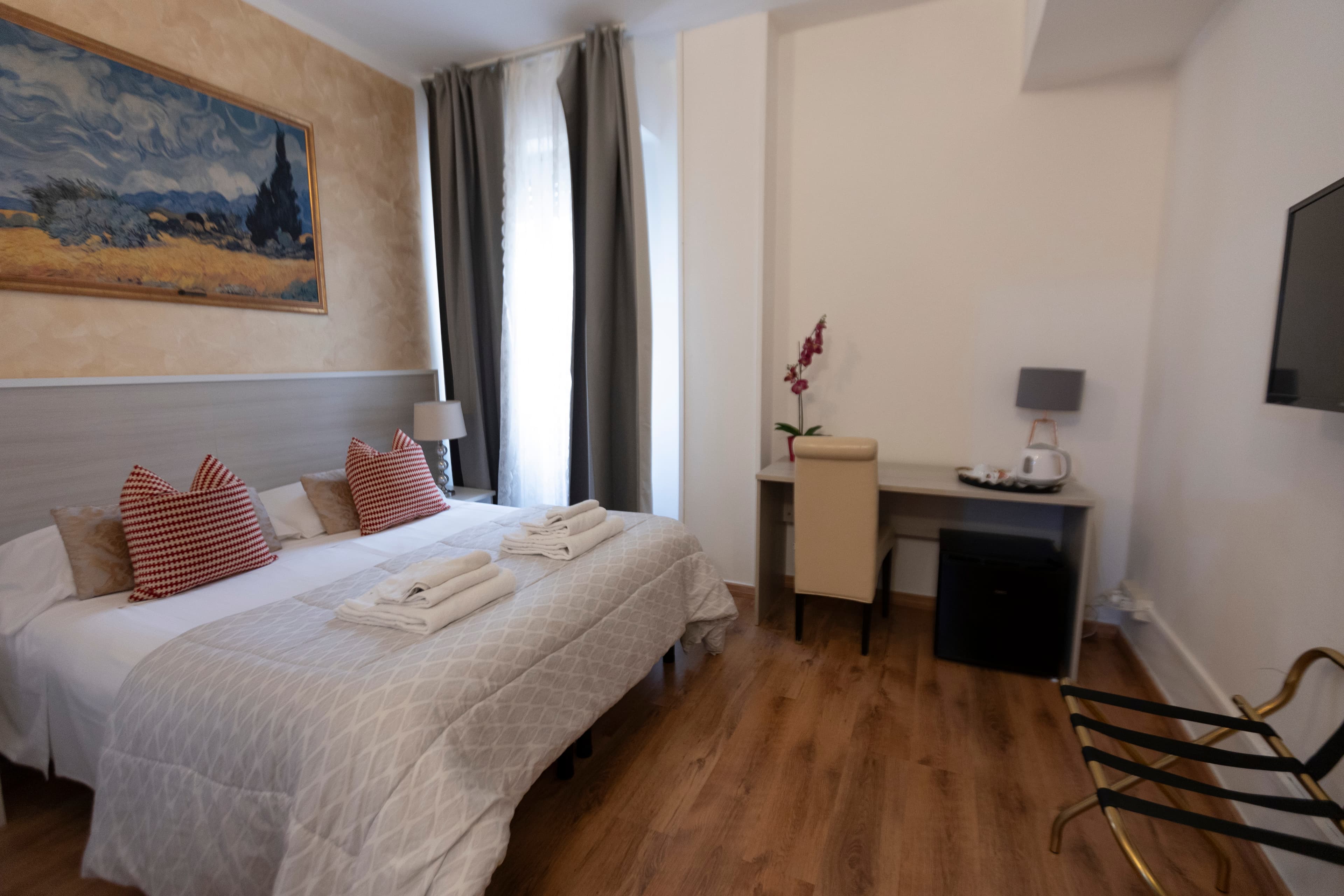 Double or twin room with a view of the courtyard; en-suite bathroom with shower