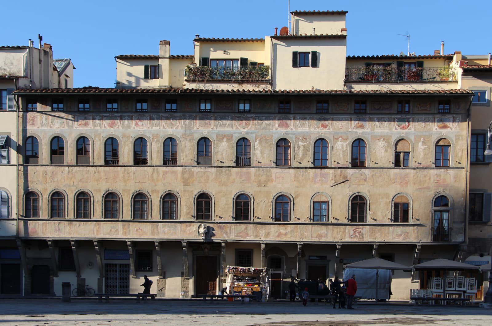 La facciata del Palazzo dell'Antella in Piazza Santa Croce a Firenze