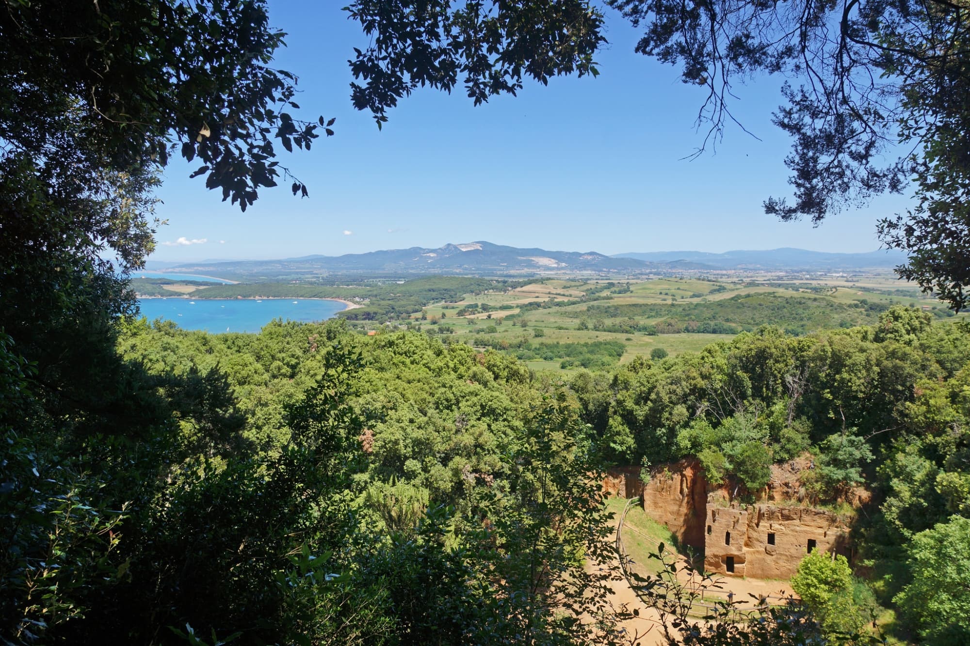 View of the gulf and necropolis - Baratti