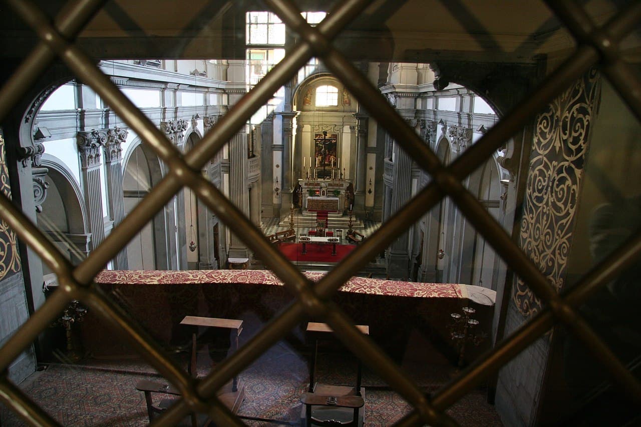 Vista dell'interno della Chiesa di Santa Felicita dal Corridoio Vasariano