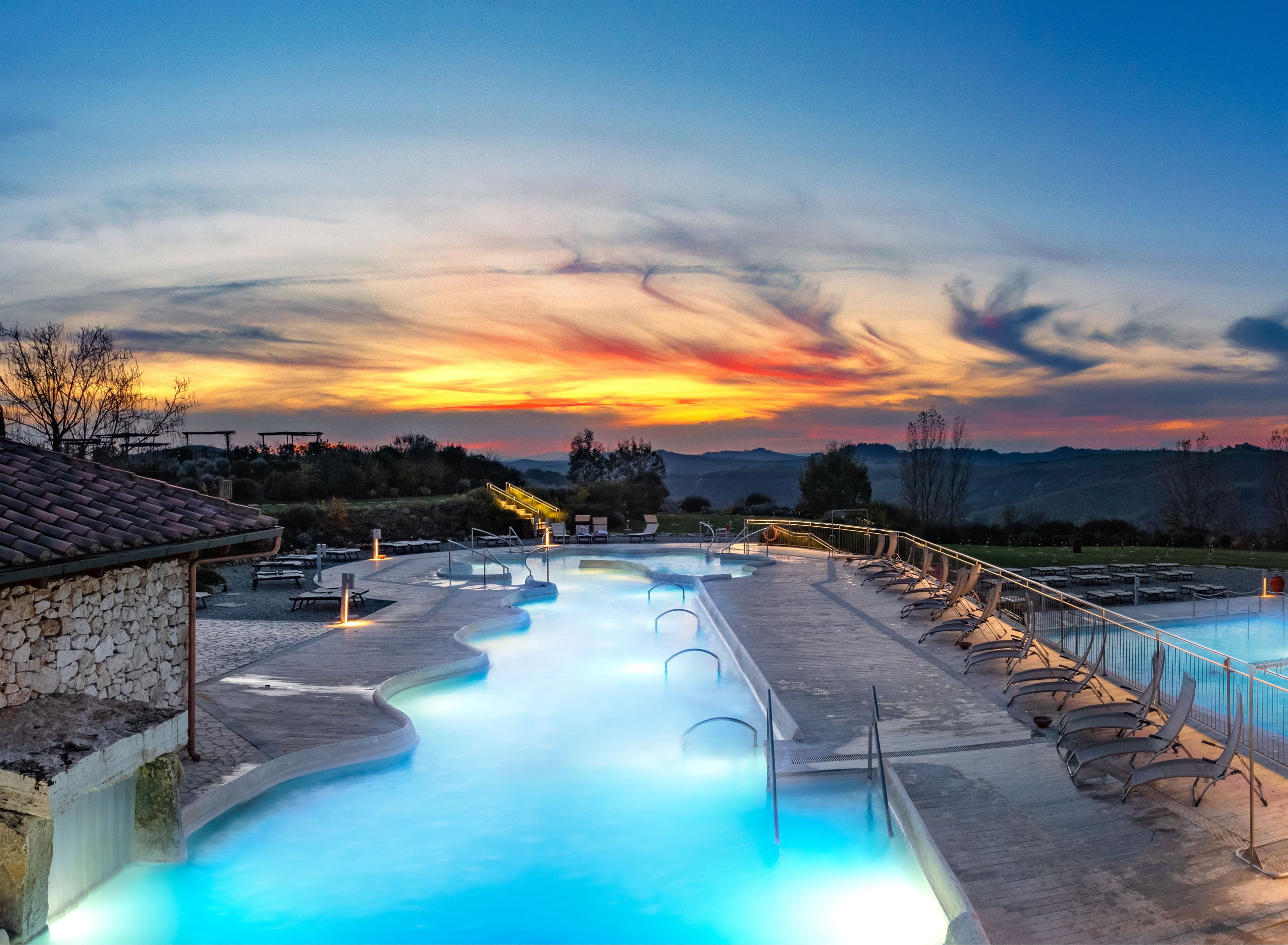 Terme di Rapolano: veduta delle piscine al tramonto