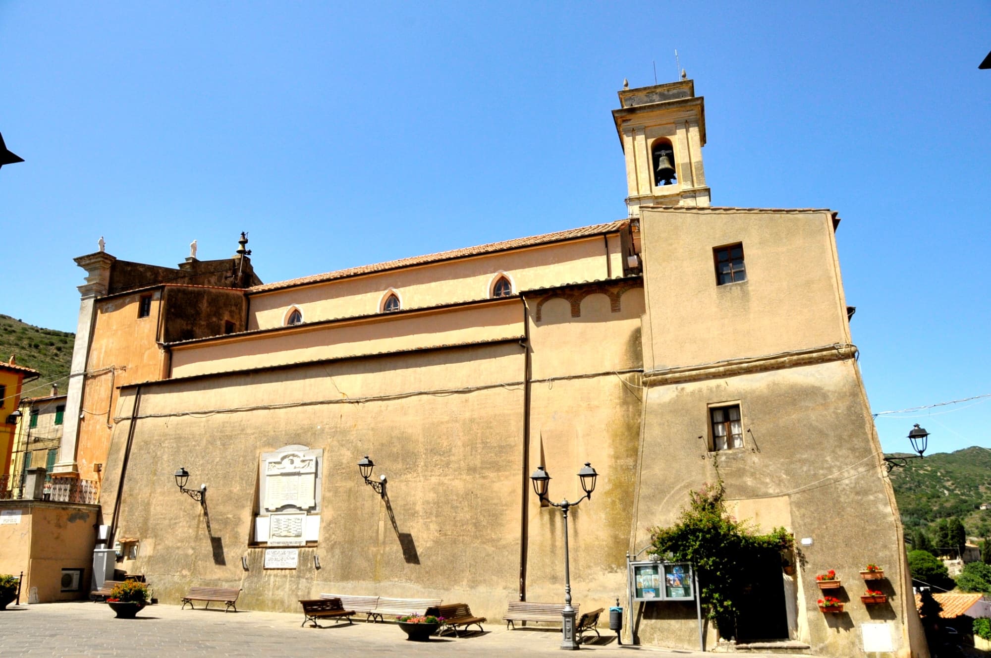 Rio nell'Elba, Chiesa di San Giacomo Apostolo