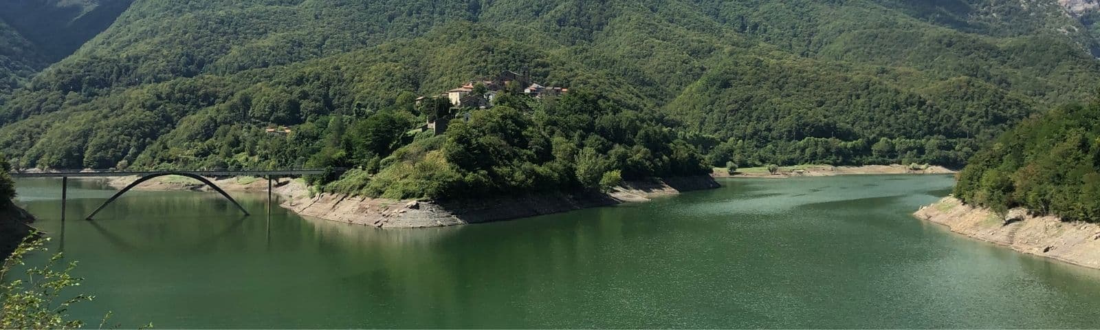 In cammino verso il Lago di Vagli, Campocatino e l'Eremo di San Viano