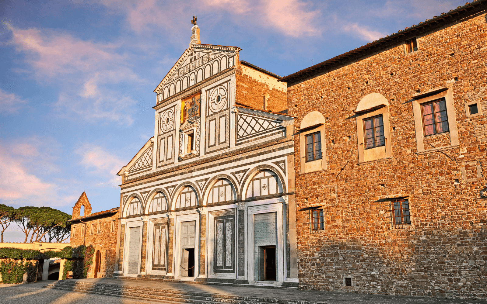 Basilica di San Miniato al Monte al tramonto