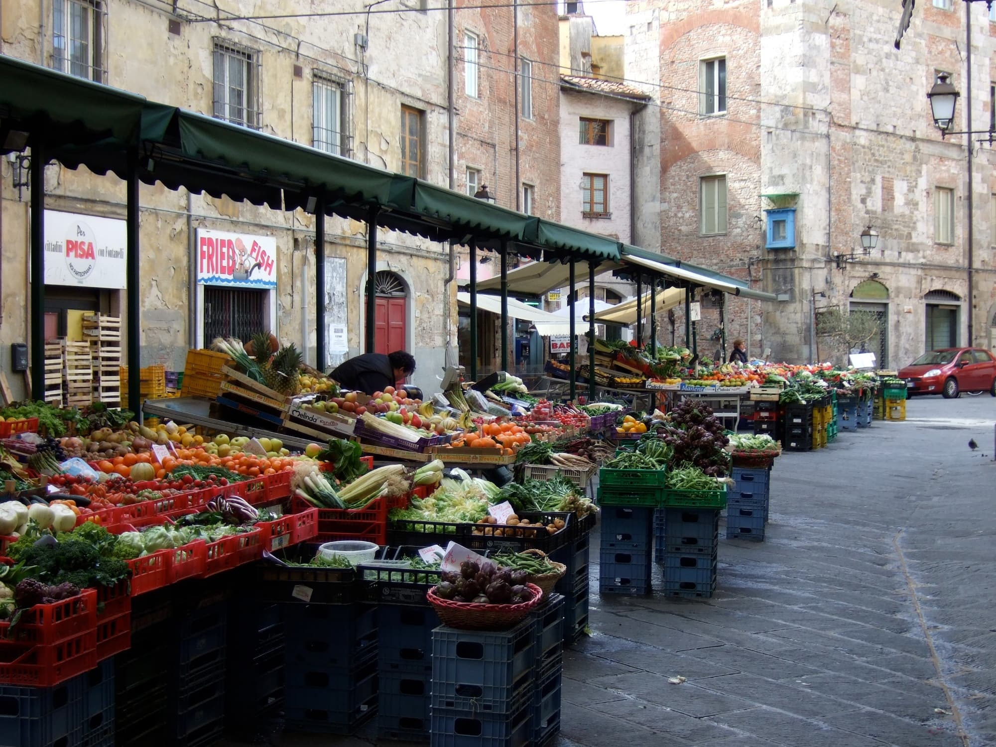 pisa-piazza-vettovaglie-mercato