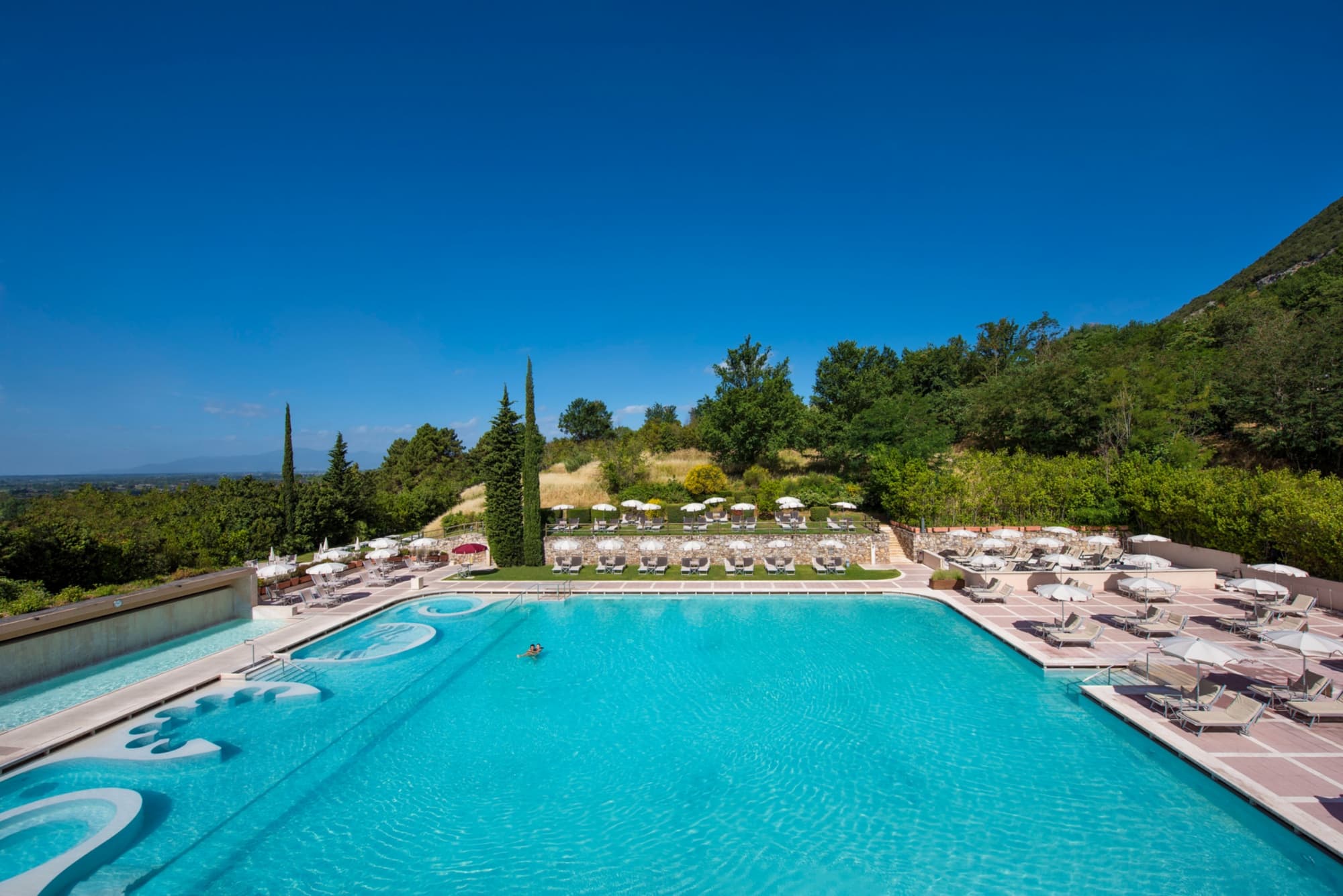 Vista de la piscina termal de Grotta Giusti en Monsummano Terme