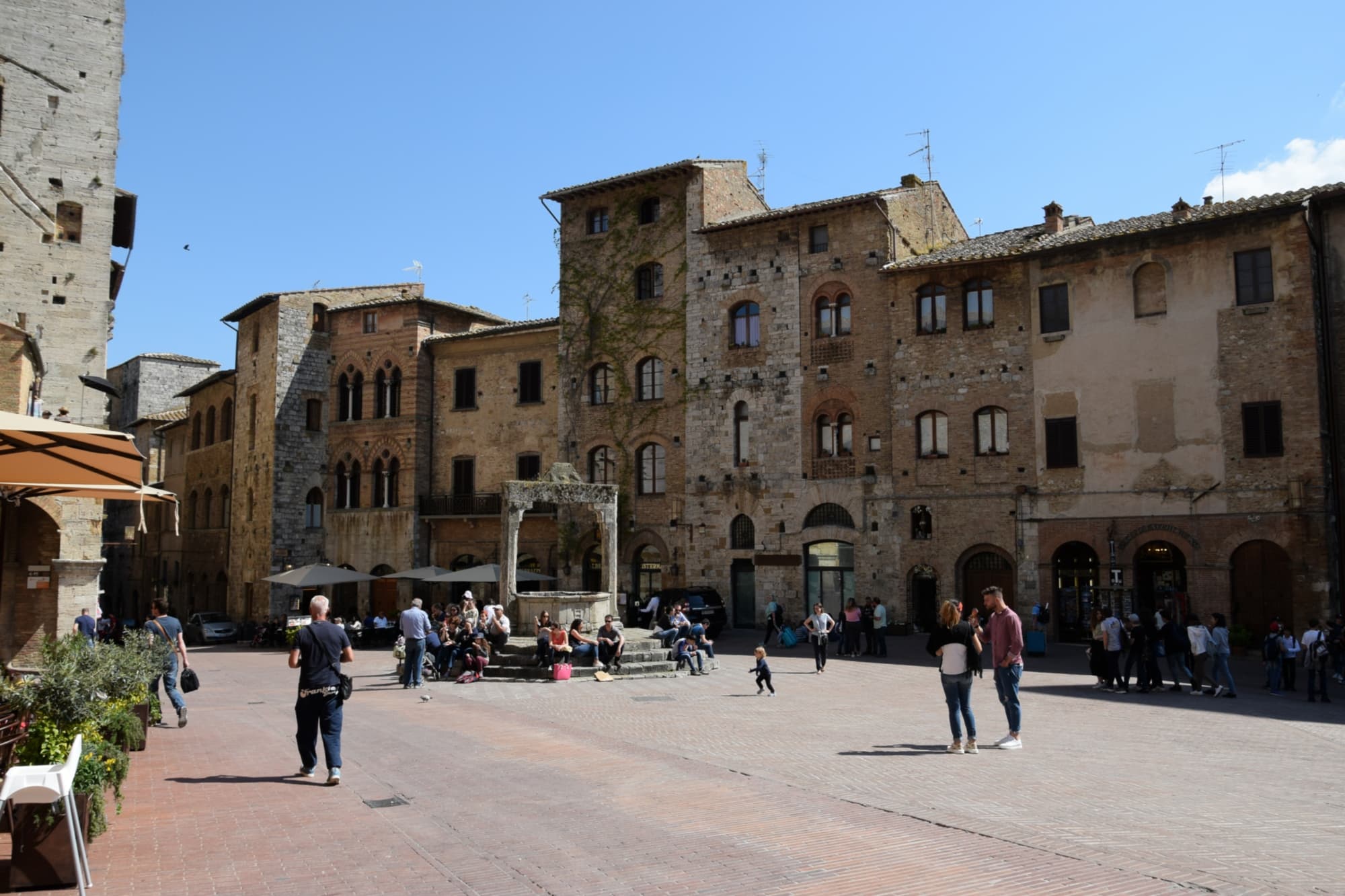 Piazza della Cisterna, San Gimignano