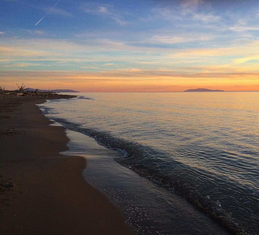 Tramonto sulla spiaggia di Principina a Mare