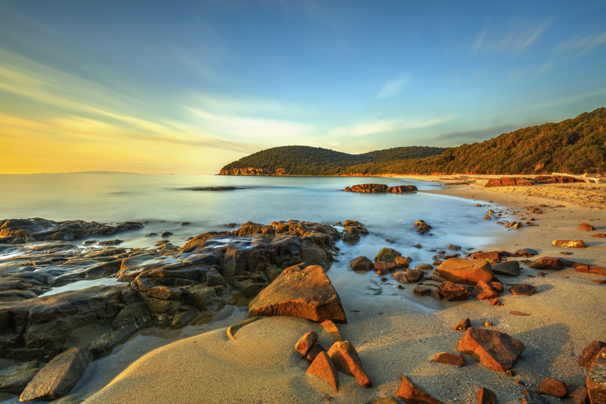 Sonnenuntergang am Strand Cala Violina
