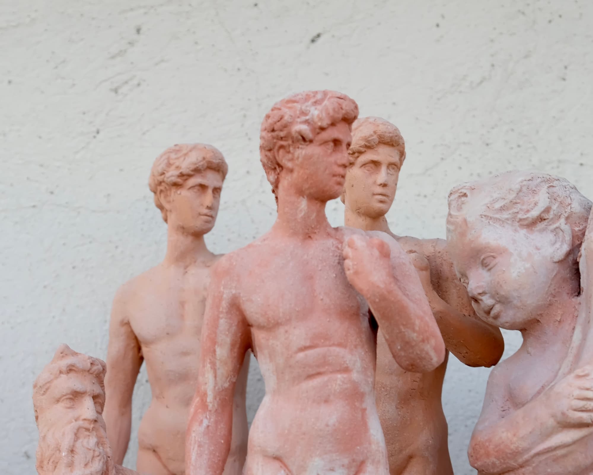 Figure in cotto d'Impruneta