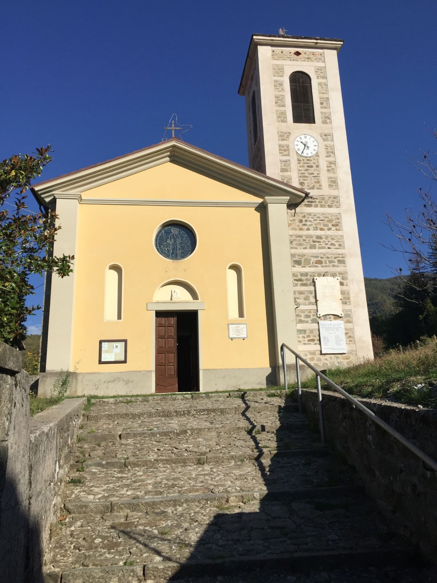regnano-chiesa.jpg