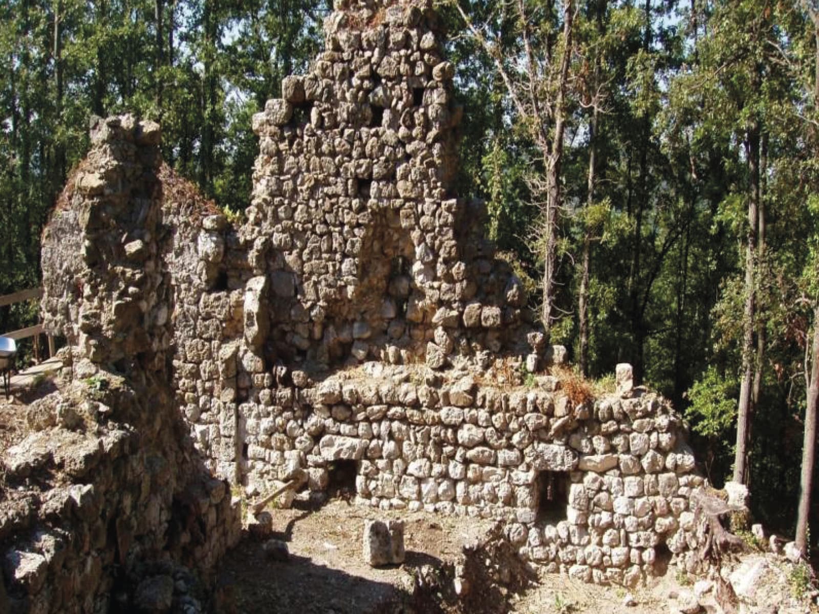 Die Burg von Cugnano in Monterotondo Marittimo