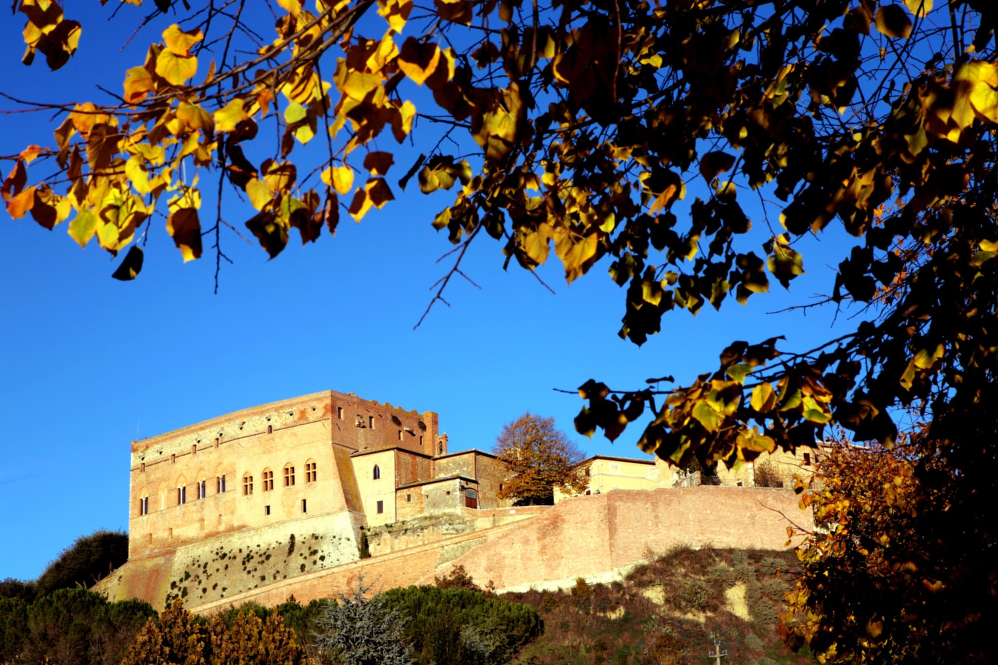 San Giovanni d'Asso in autunno