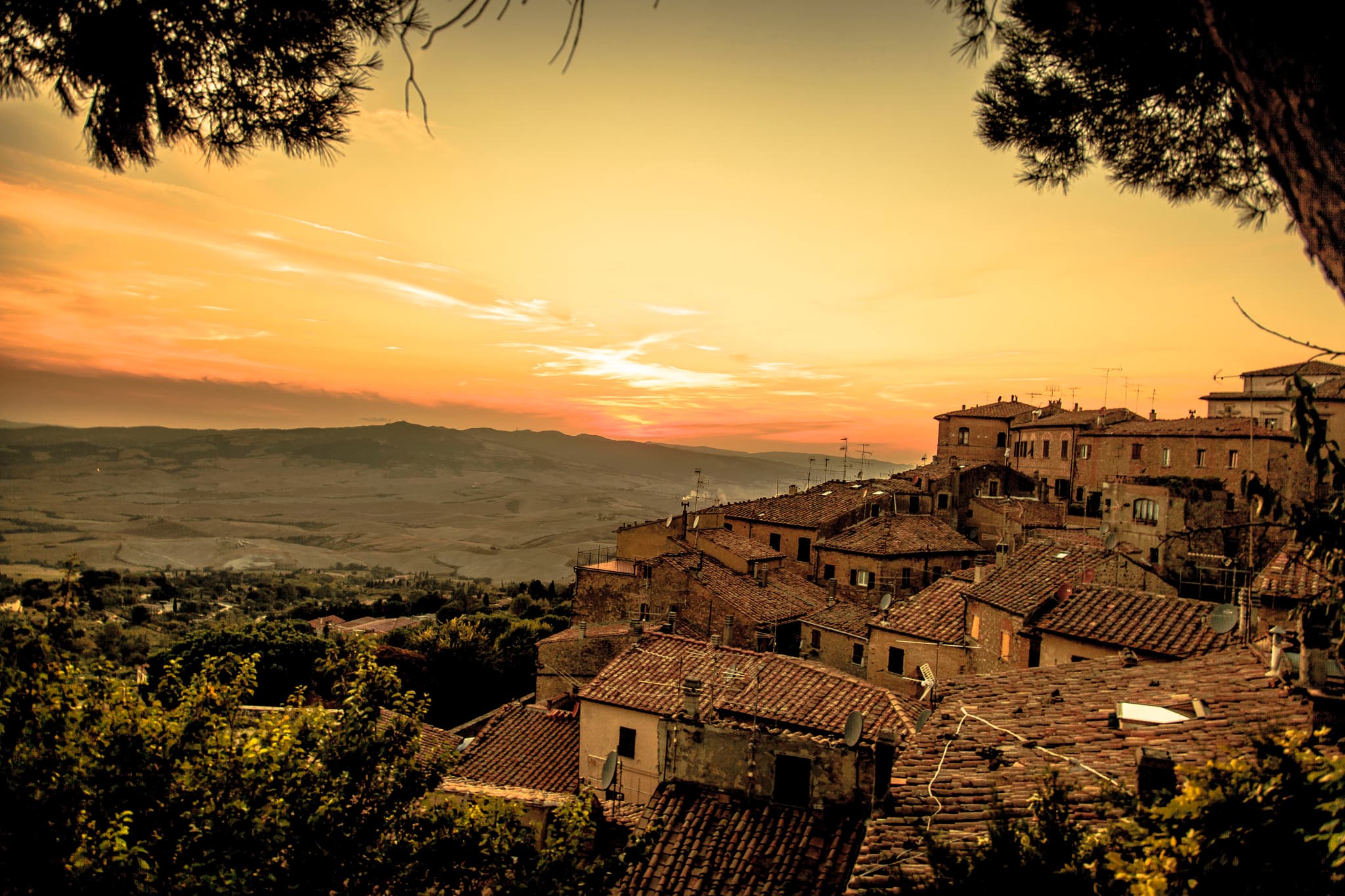 Tramonto a Volterra