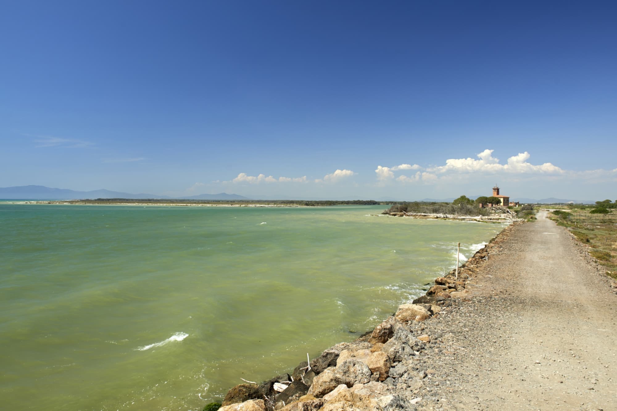 La foce del fiume Ombrone nel Parco regionale della Maremma