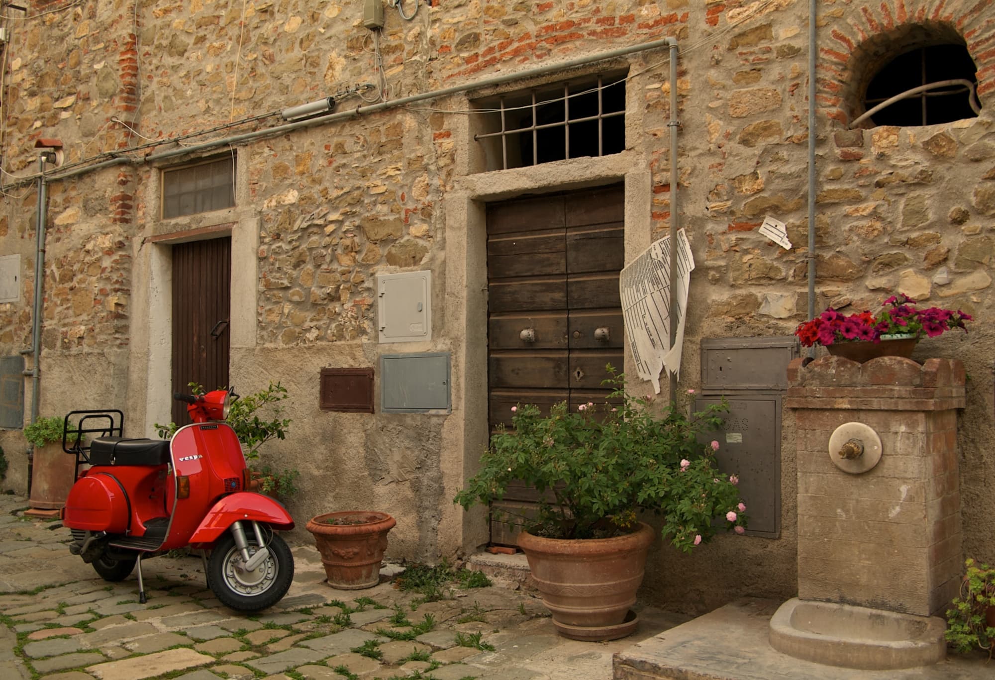 vespa-rossa-castagneto-carducci