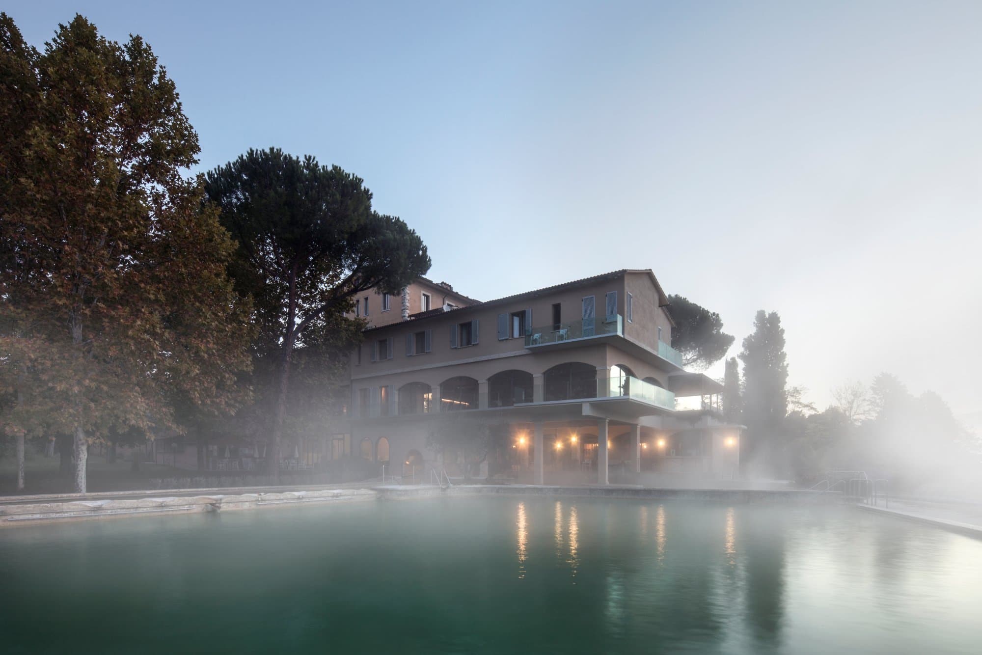 Piscina esterna dell'Hotel La Posta a Bagno Vignoni