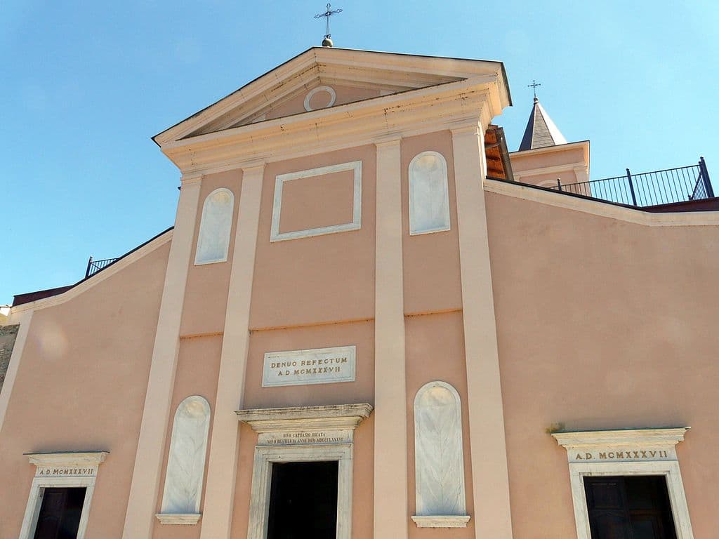 Facciata dell'Abbazia di San Caprasio ad Aulla