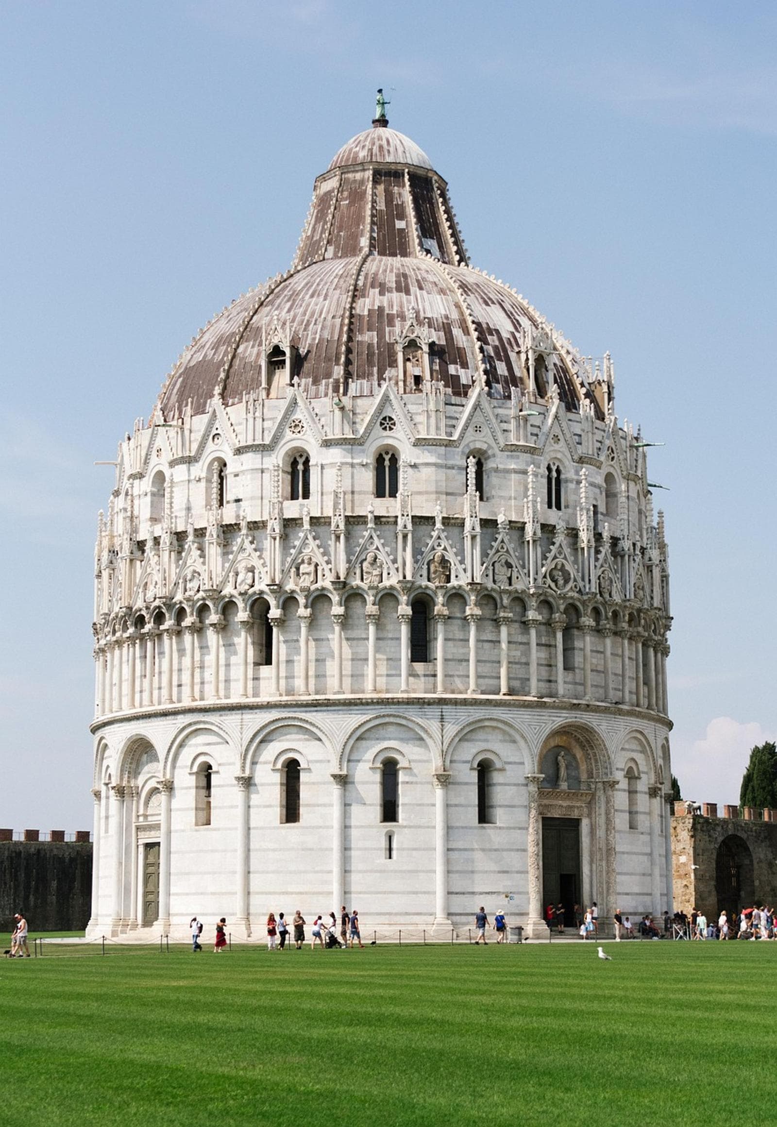 Tour di Pisa e Lucca in minivan