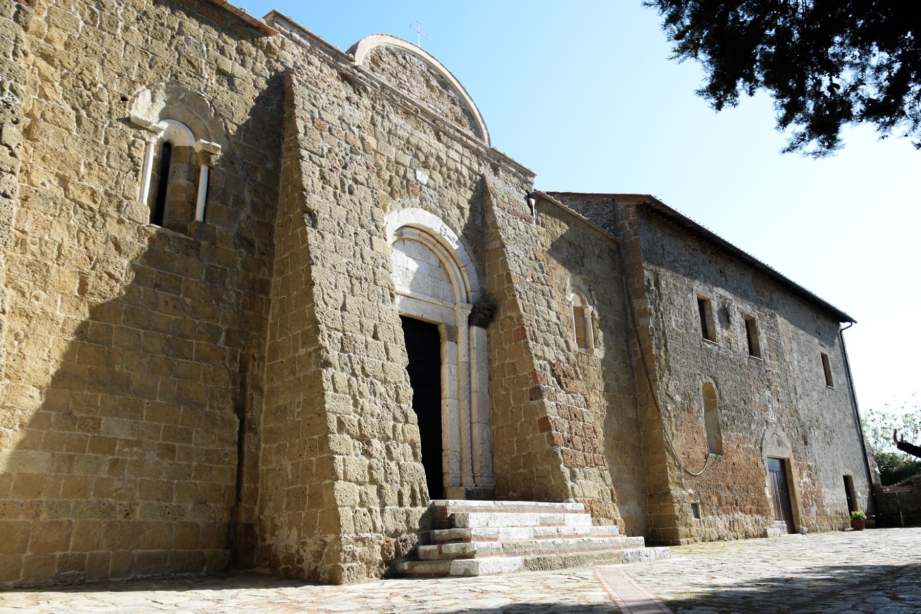 Facciata della Cattedrale di Sovana