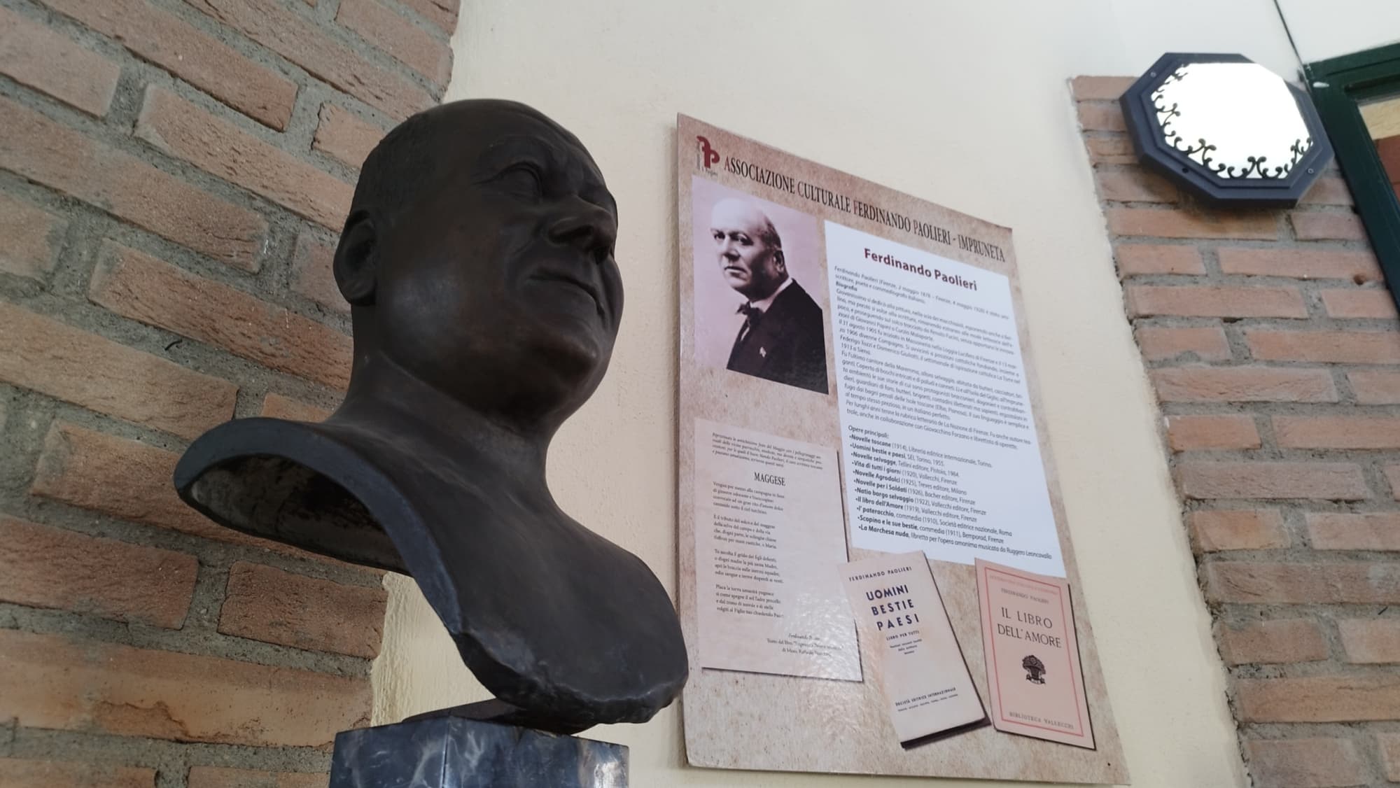 La exposición sobre Paolieri