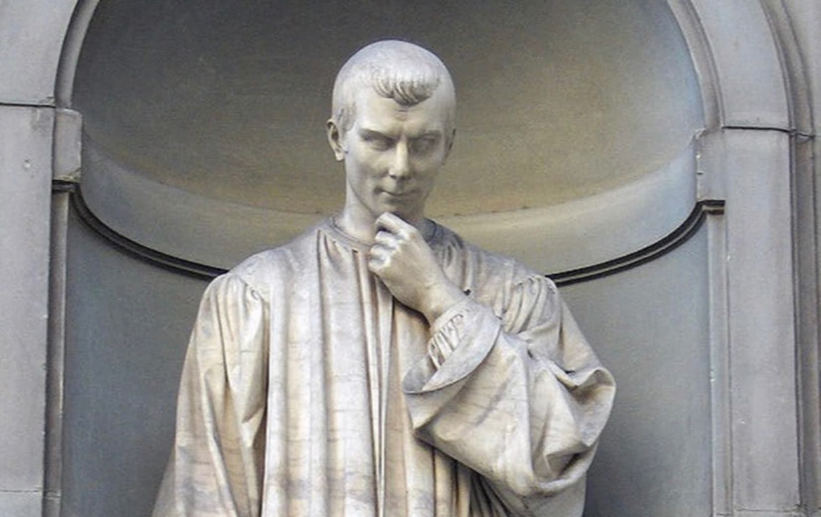 Machiavelli private tour in Tuscany with lunch & wine