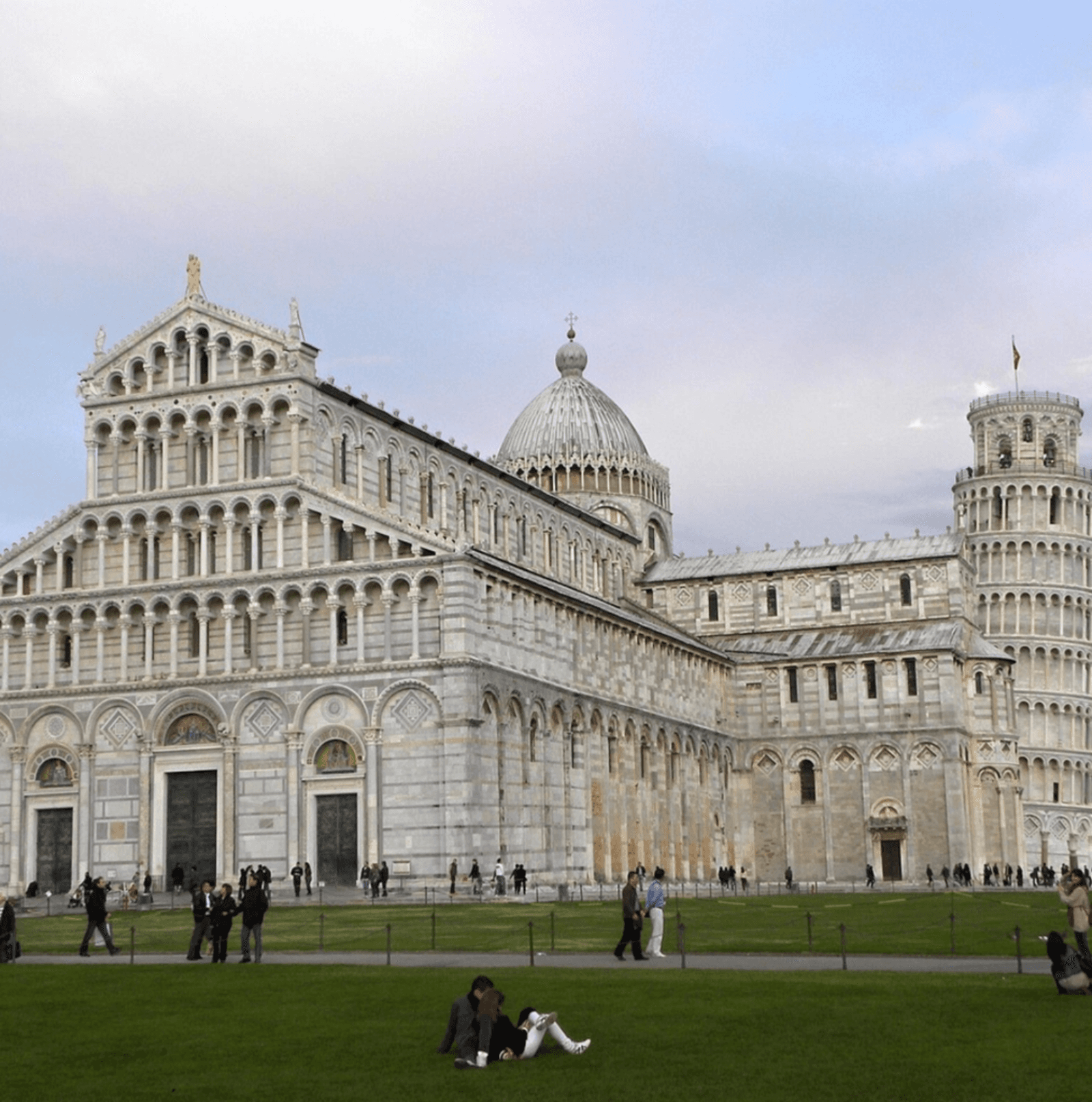 Tour di Pisa e Lucca in minivan