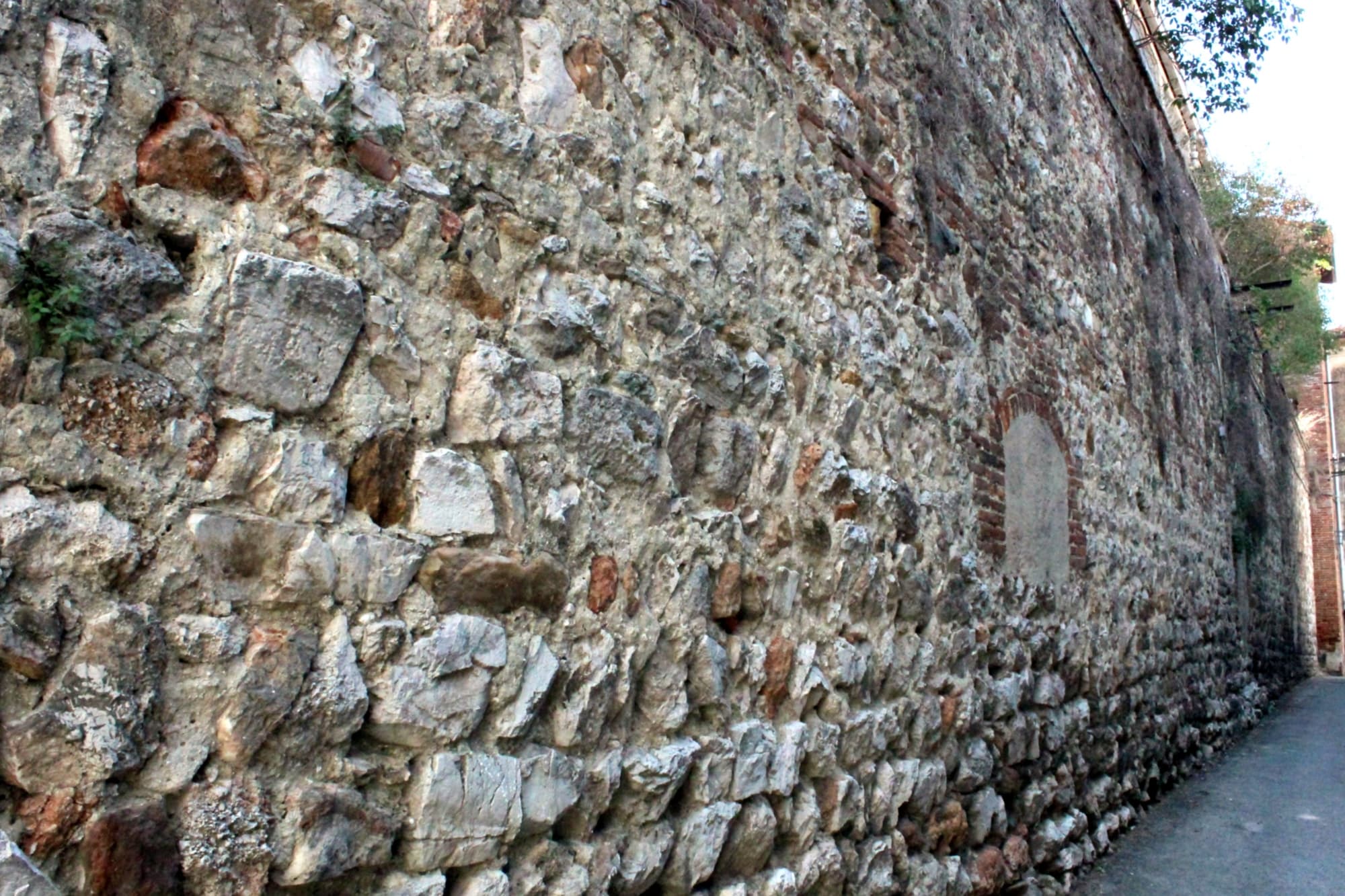 Cascina, mura