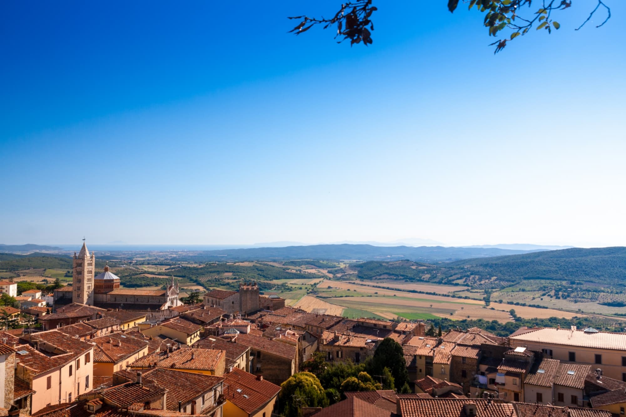A walk from Massa Marittima to Lake Accesa 