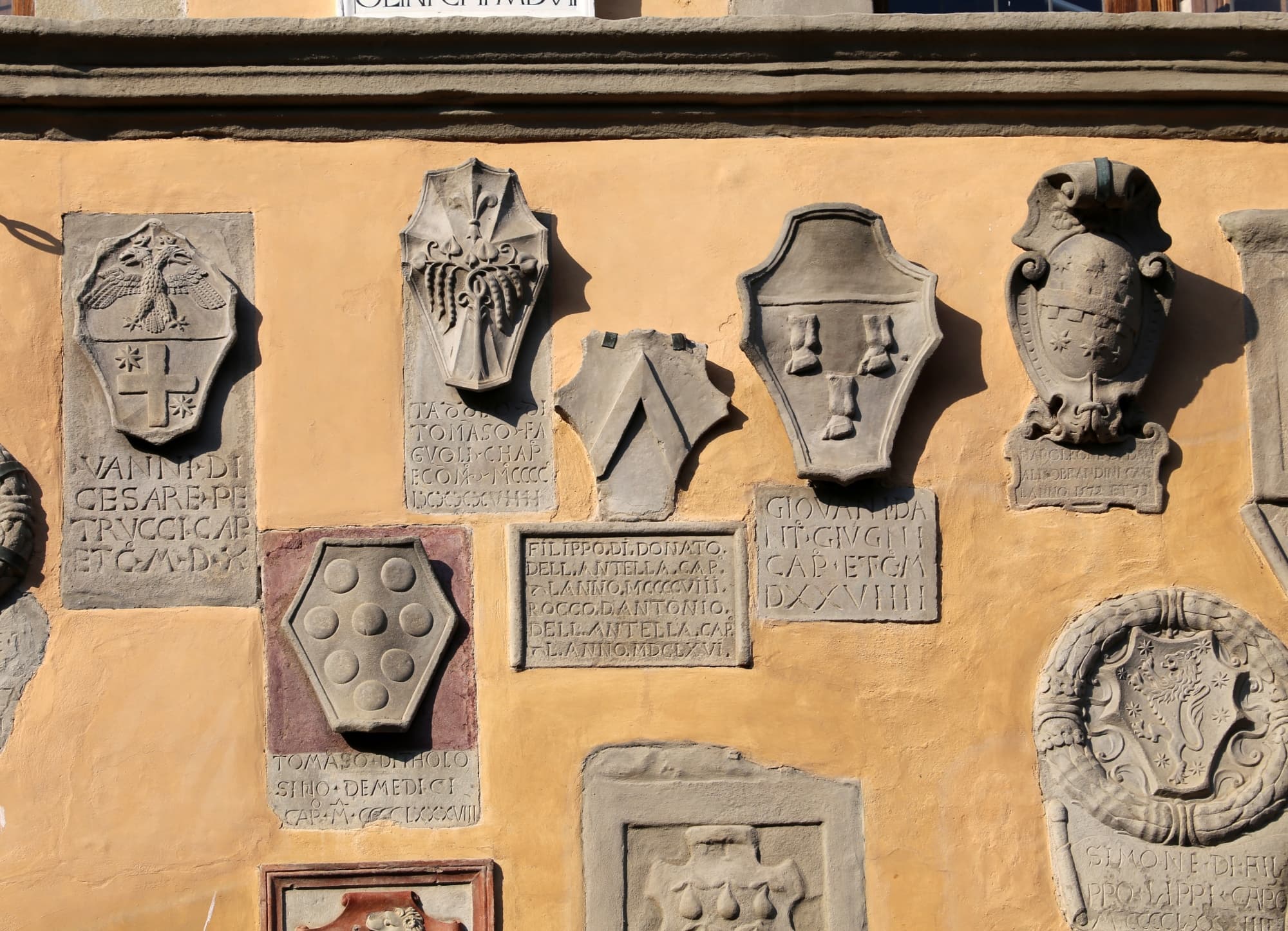 Los Escudos de armas en el Palacio