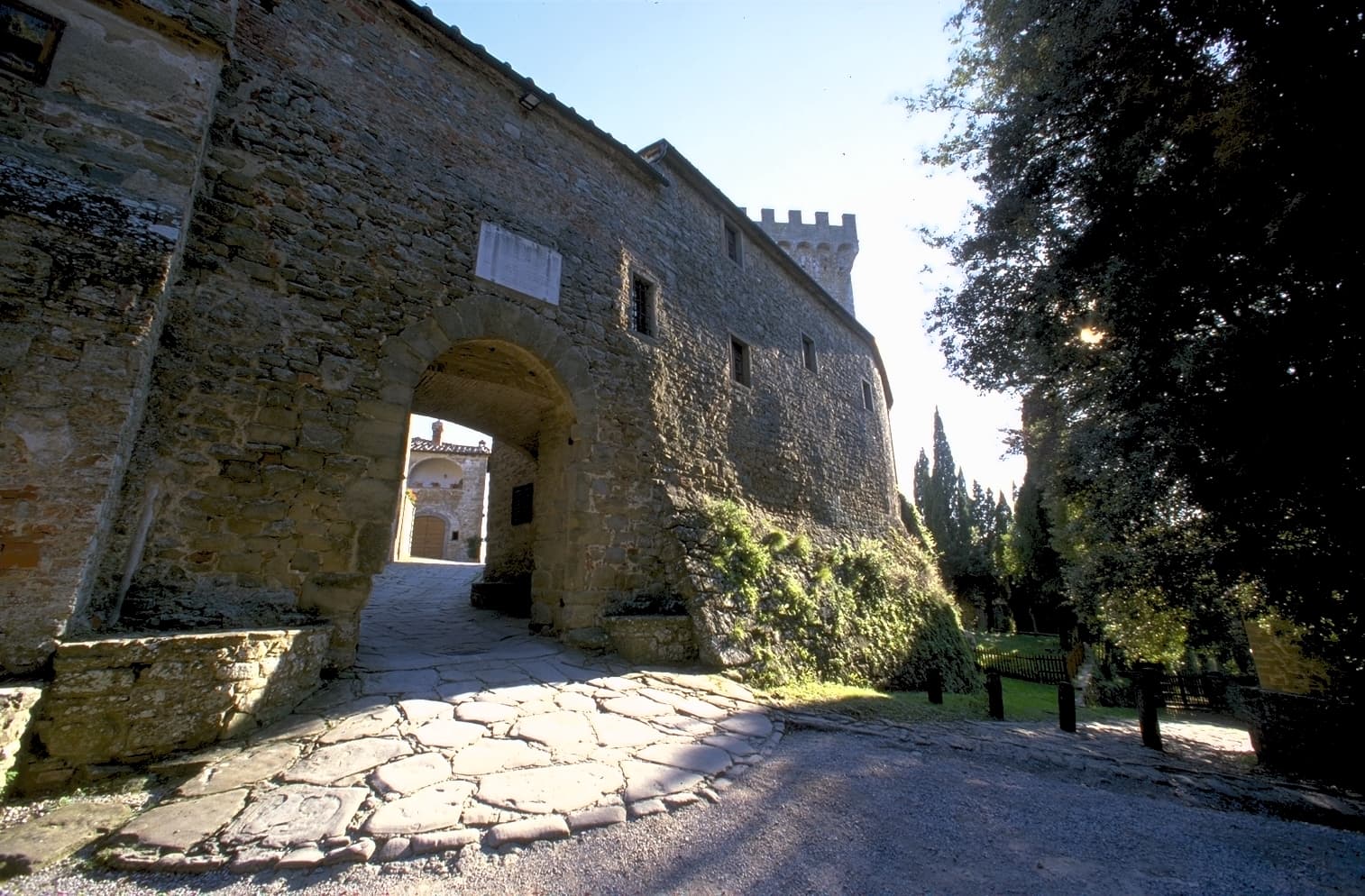 Monte-San-Savino-Castello-di-Gargonza