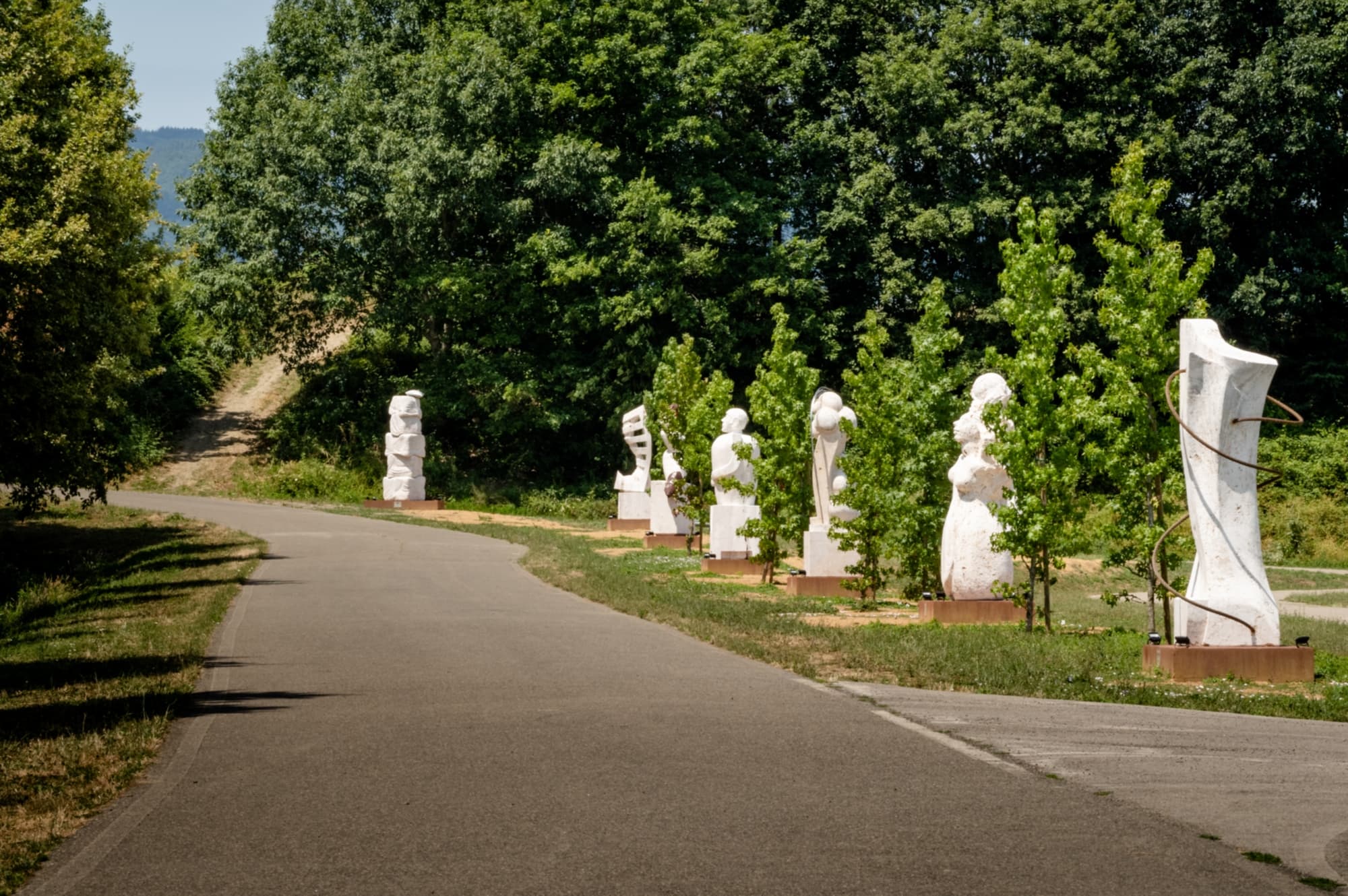 Sculptures d’art contemporain dans le parc du circuit Bellosguardo, Cavriglia