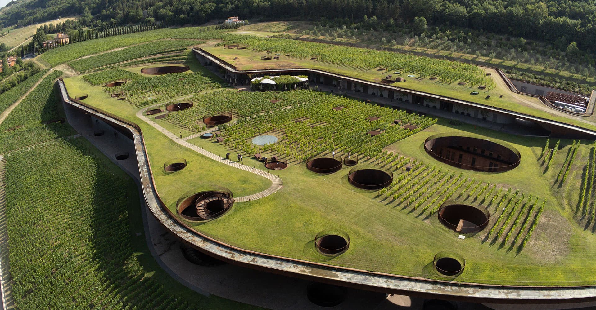 Veduta dall'alto della Cantina Antinori