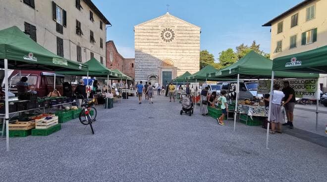 Der Lucca Bio-Markt von MercoledìBio