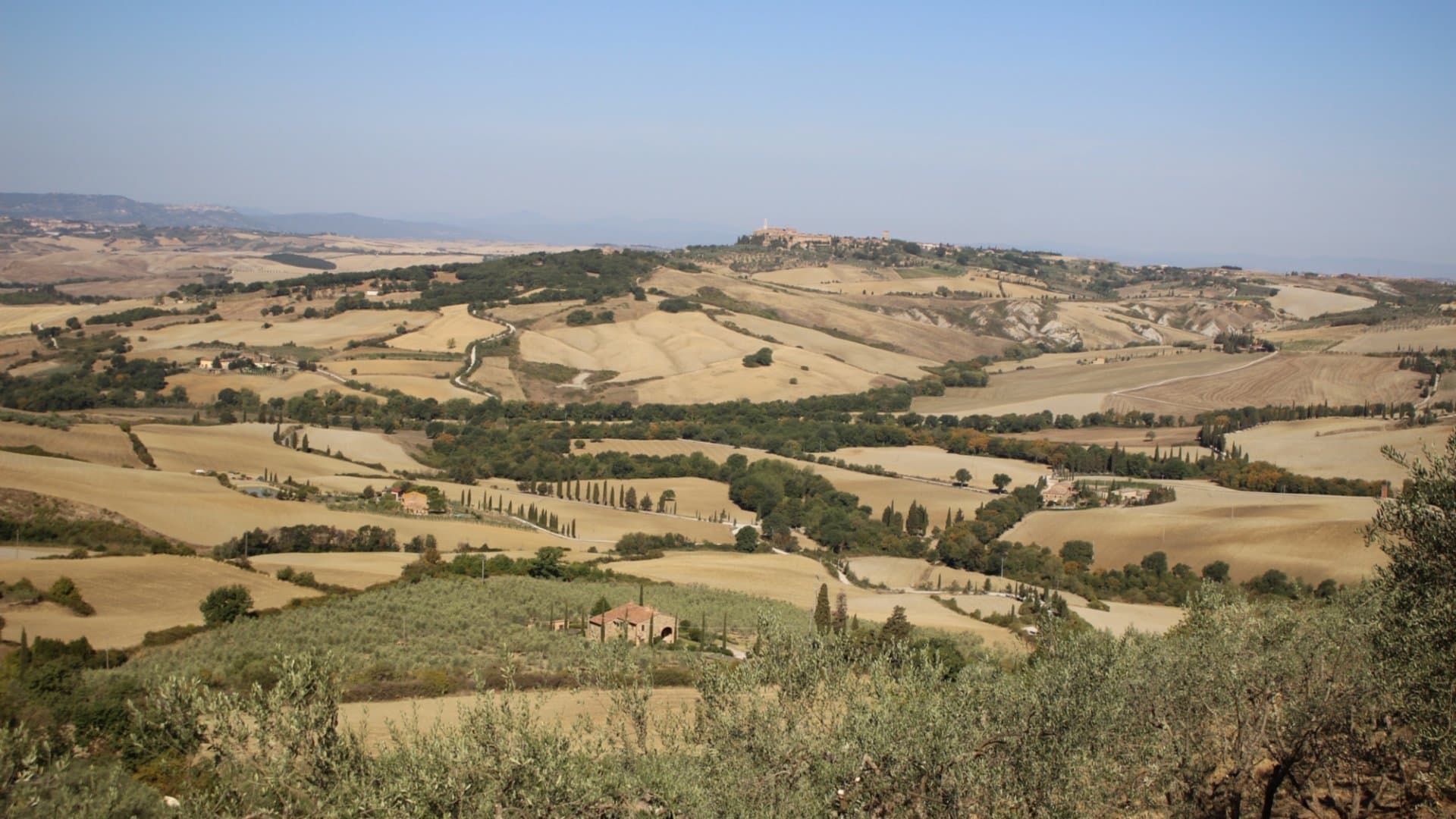 Val d'orcia vue de montichiello 