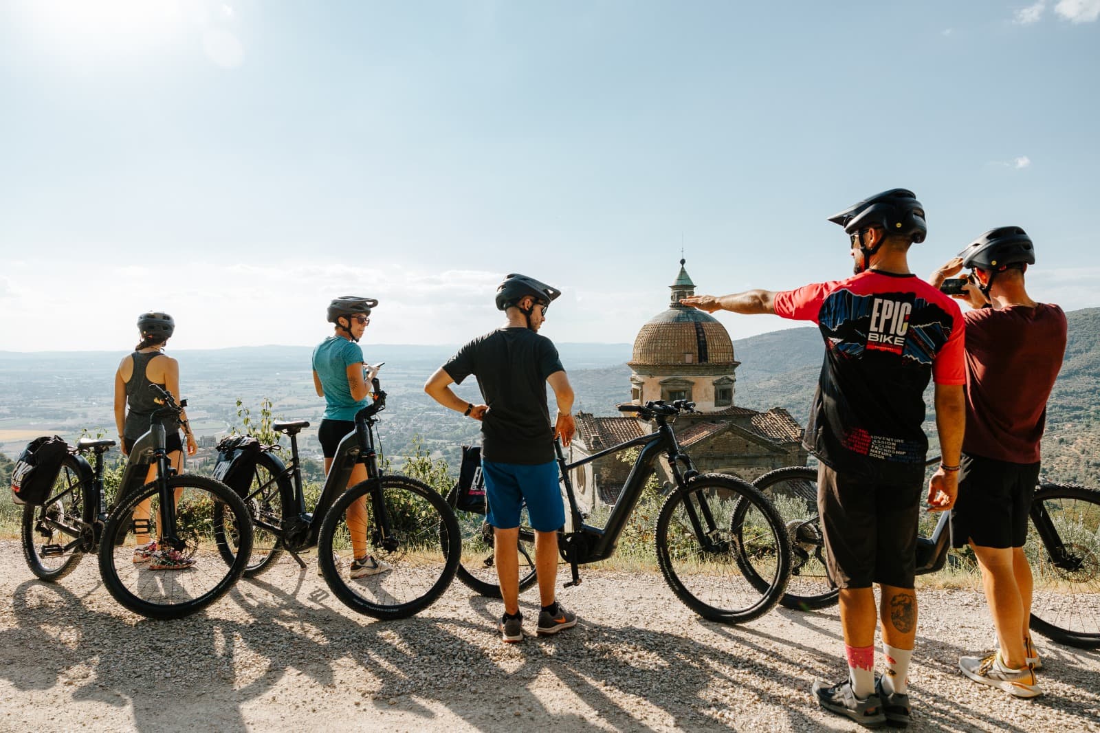 Tour in e-bike al tramonto a Cortona con pizza
