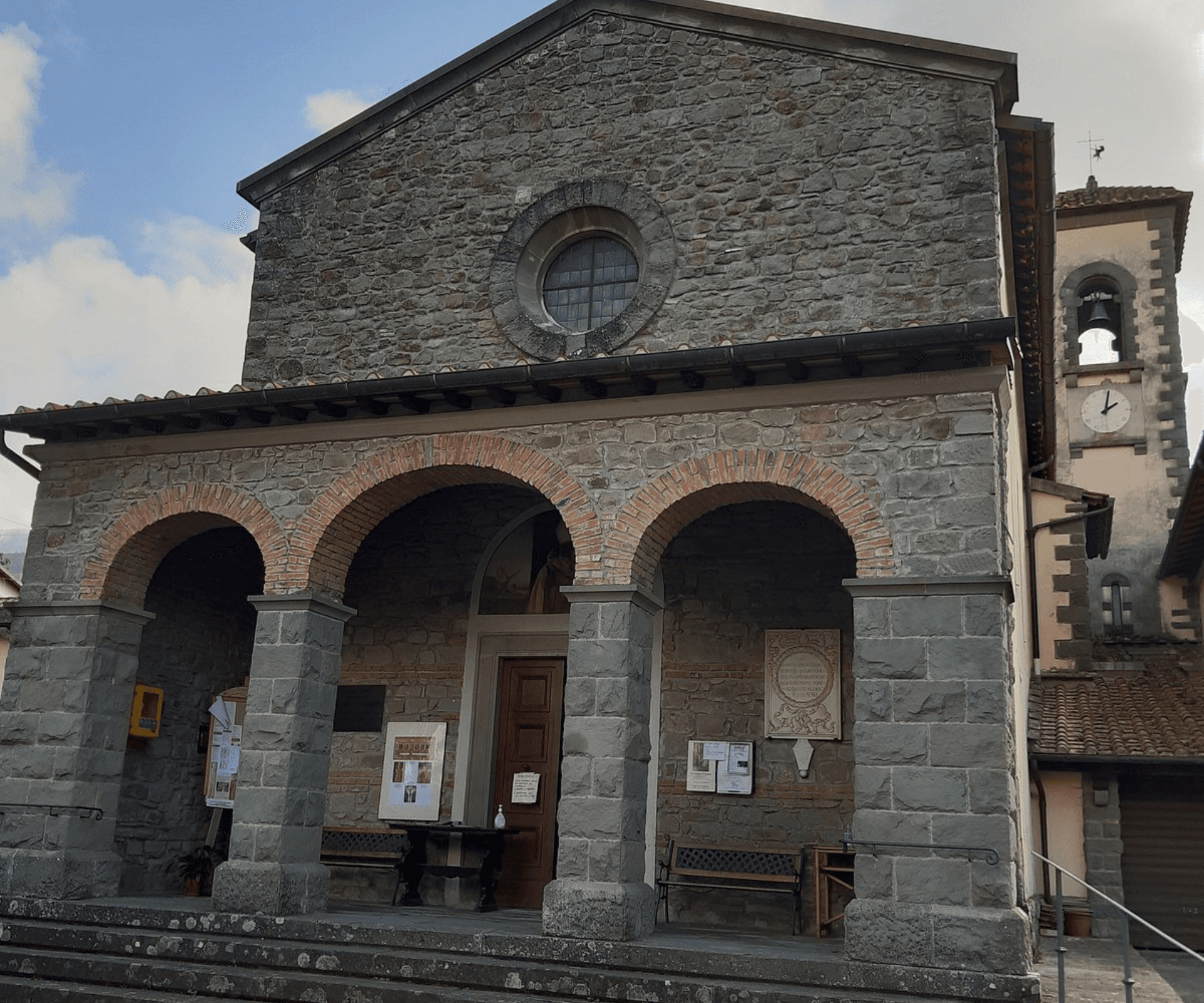 Facciata della Chiesa di San Martino a Castagno d'Andre